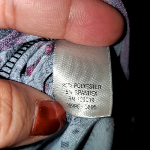 2x CJ Banks short sleeve top purple/black/white paisley - Picture 5 of 6